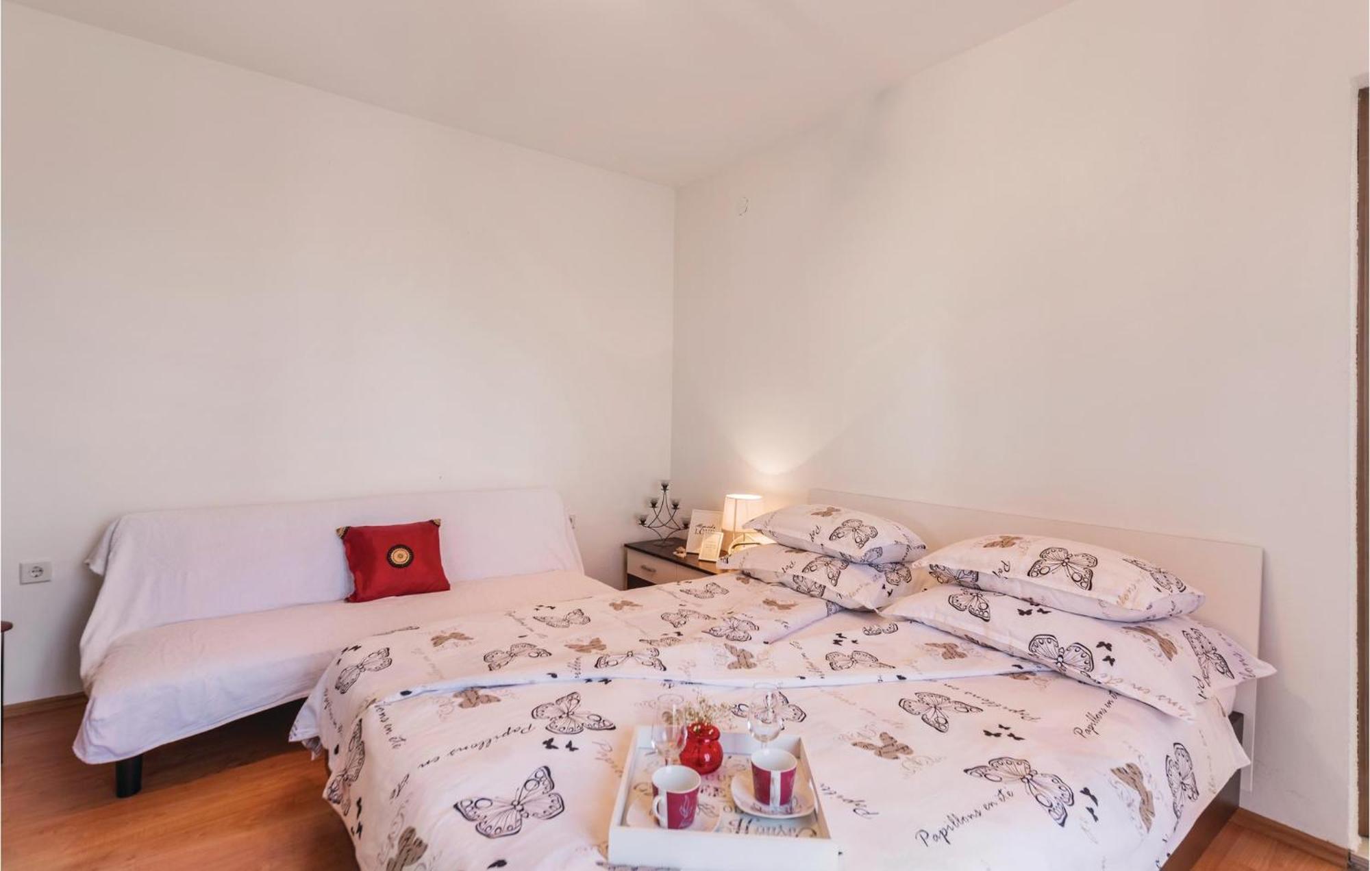 Pet Friendly Apartment In Koromacno With Wifi Exterior photo